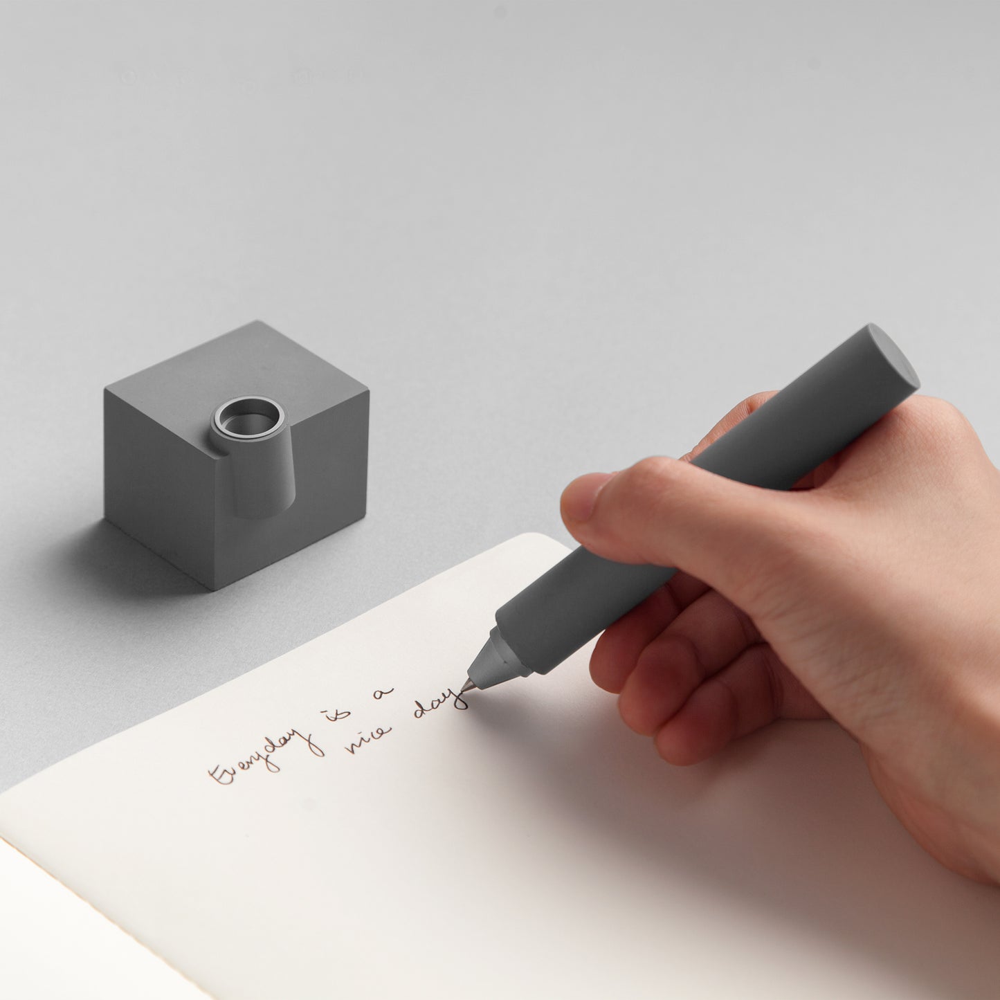Merge Desk Pen