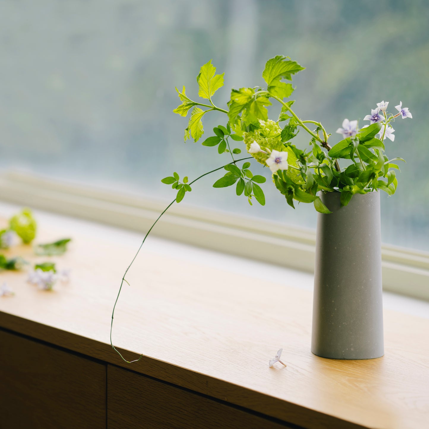 Superellipse large vase - concrete gray