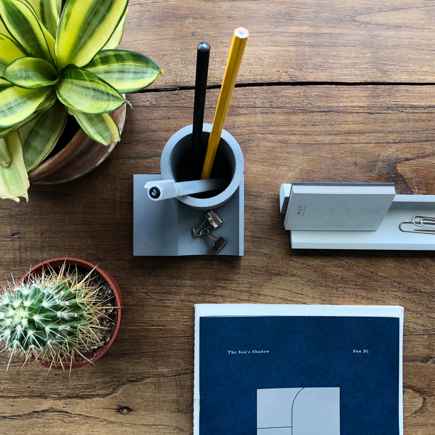 Merge Pen Holder